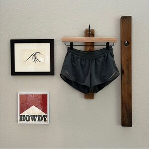 $58 Lululemon Hotty Hot Shorts II (2.5") Dark Forest Size 4